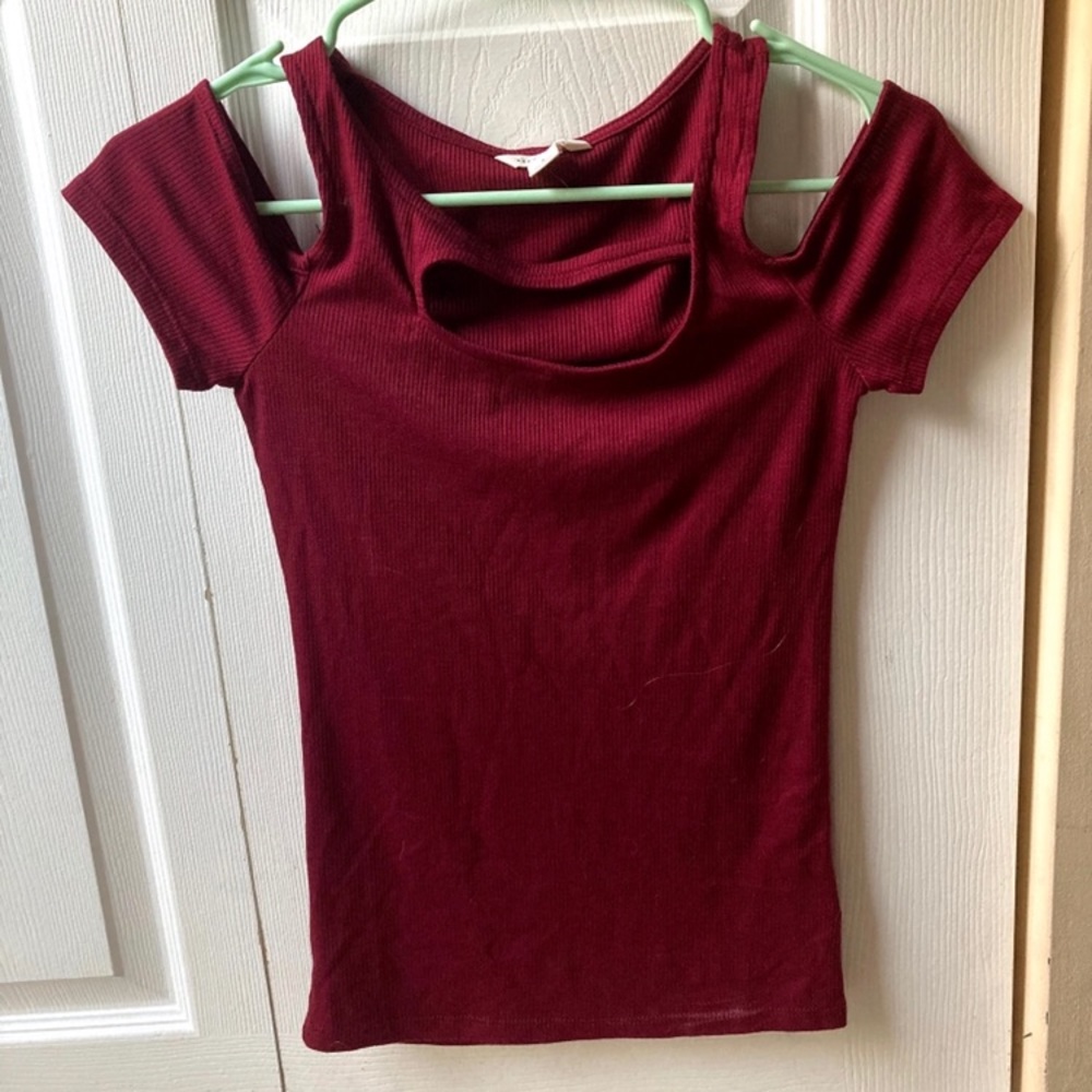 Aeropostale cutout soft t-shirt